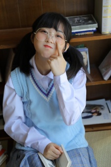 学长一边写作业一边C